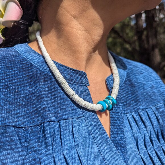 Native American Jewelry - Navajo Graduated White Shell with Kingman Turquoise Beaded Necklace NA Jewelry *